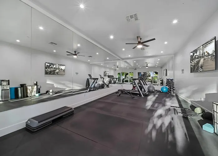 Oasis - Pool Hot Tub & Pickleball Holiday home Scottsdale