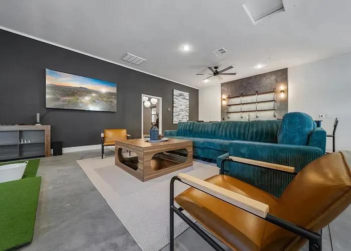 Holiday home Oasis - Pool Hot Tub & Pickleball *