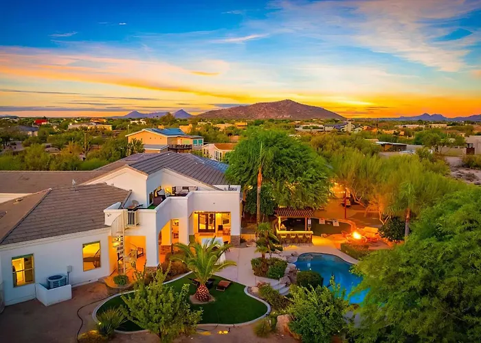 Oasis - Pool Hot Tub & Pickleball Holiday home